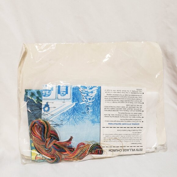 Village Church Christmas Kit Needlepoint Stitchery 1986 Creative Circle #2279 - Picture 2 of 2